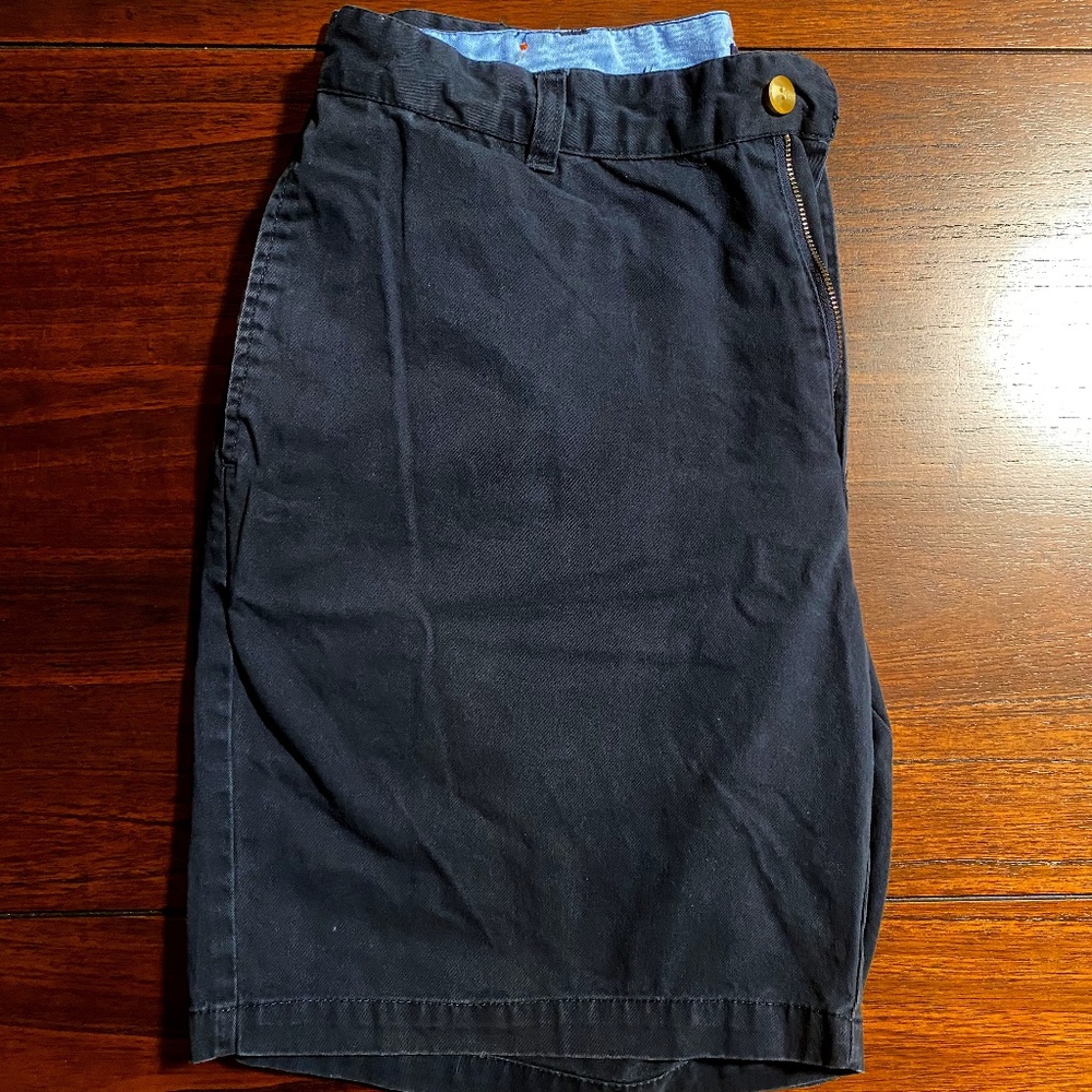The Regatta 8" Short Flat Front In Colonial Navy